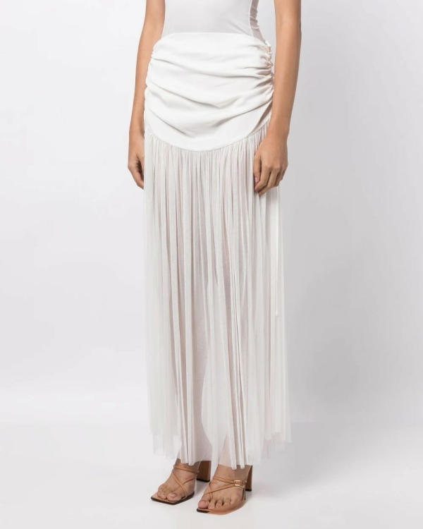 Свадьба, но не в платье: стильные белые