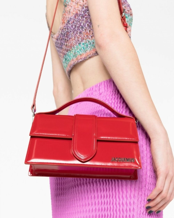 26 красных кожаных вещей, которые точно притянут