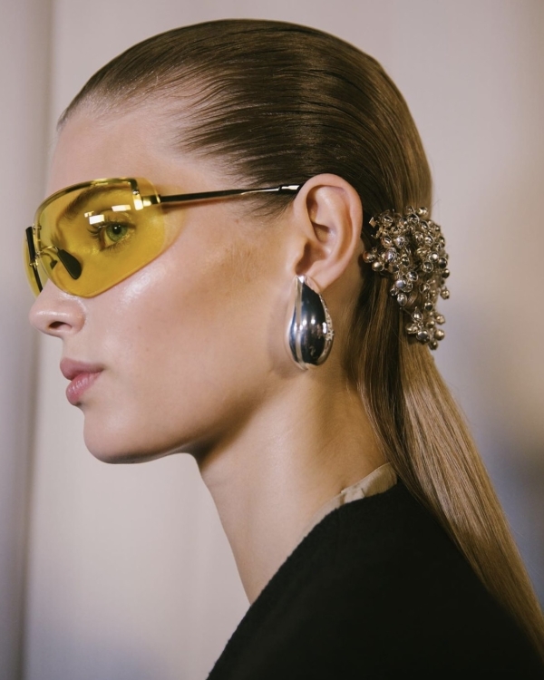 Прозрачные, как стекло, цепи и браслеты-гиганты: 10