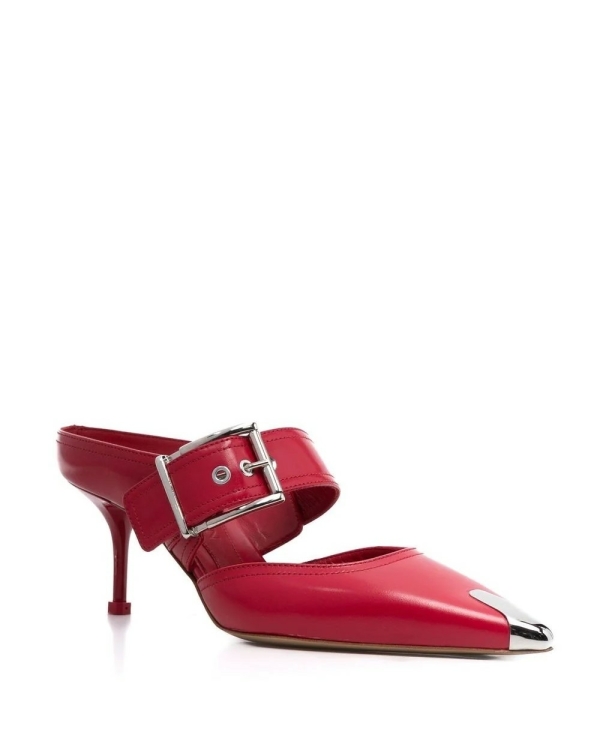 26 красных кожаных вещей, которые точно притянут