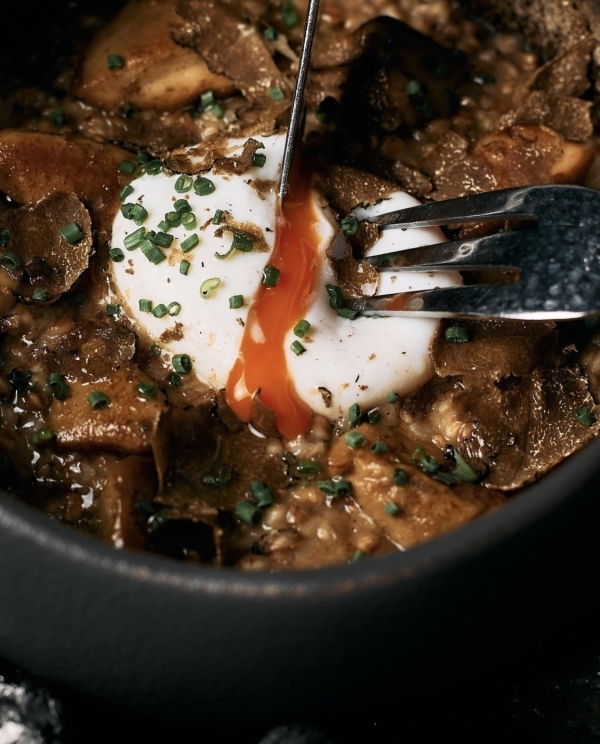 Электроакустический концерт, блины с угрем и маркет