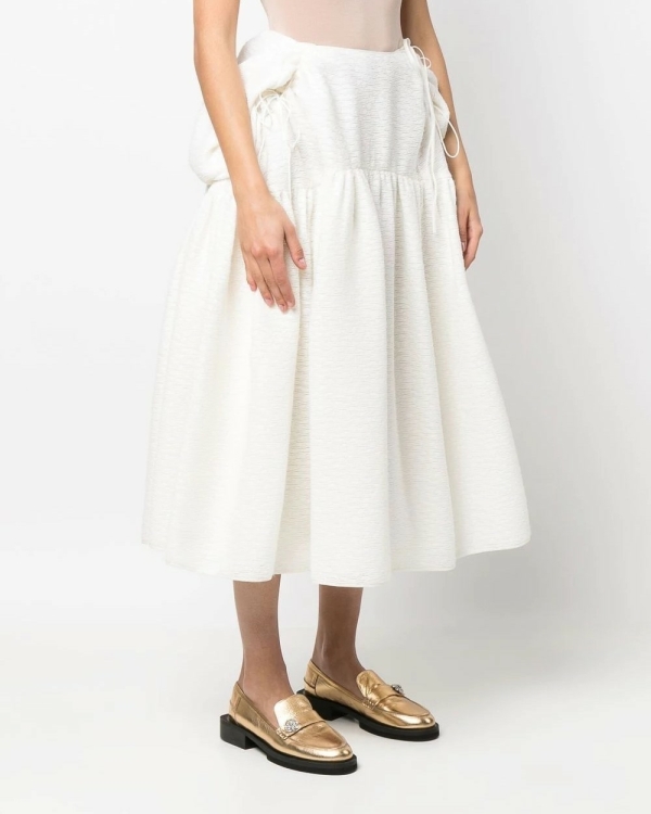 Свадьба, но не в платье: стильные белые