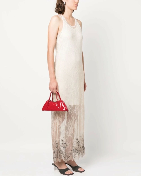 26 красных кожаных вещей, которые точно притянут