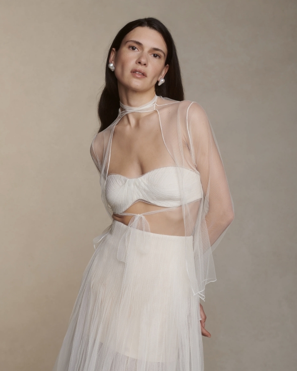 Сила кейпа или как сделать образ невесты