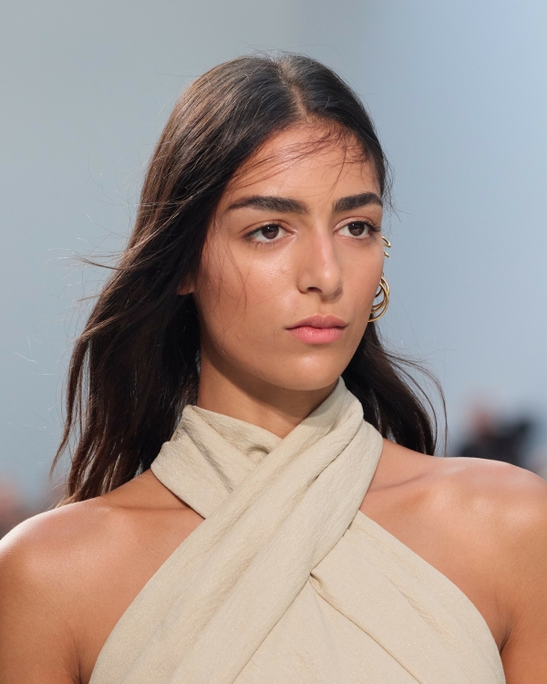 Самые модные укладки с Недель моды — вдохновение