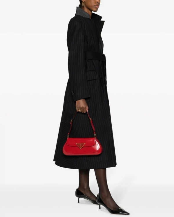 26 красных кожаных вещей, которые точно притянут