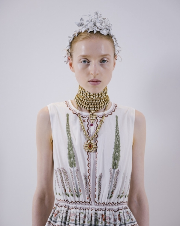 Прозрачные, как стекло, цепи и браслеты-гиганты: 10