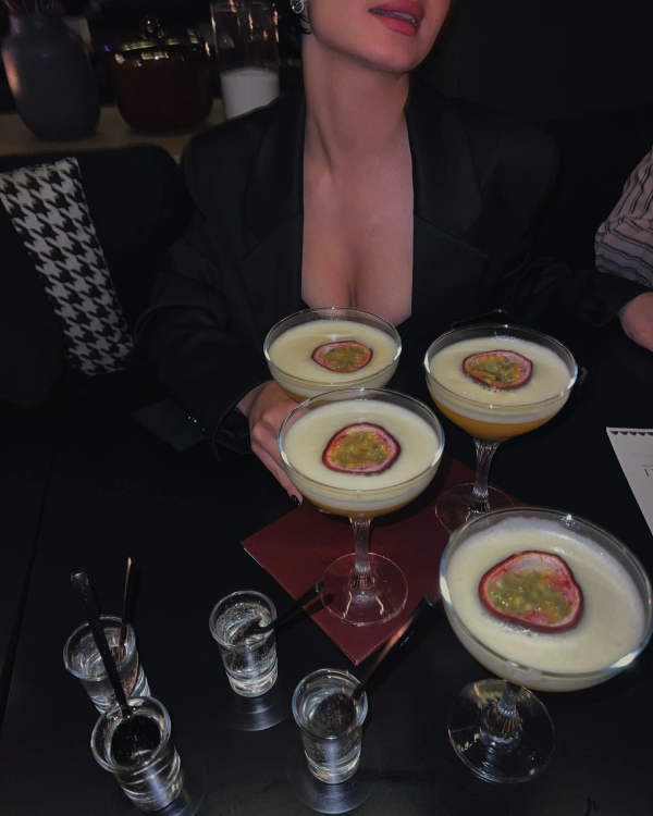 Шампанский ужин, вечеринки в честь Хэллоуина и