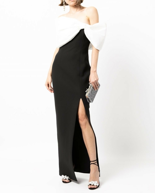 Черным по белому: 16 монохромных образов для