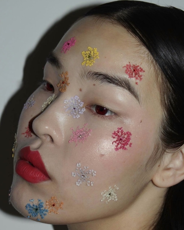 Страшно красиво: 20 небанальных идей макияжа на