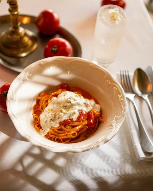 Осень в Петербурге: 8 уютных ресторанов для