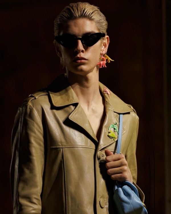 Прозрачные, как стекло, цепи и браслеты-гиганты: 10