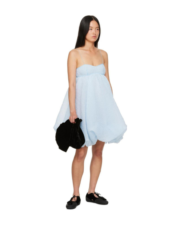 Фиеста, дождливый серый, голубой шамбре: образы для