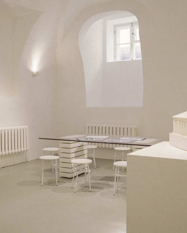 Электроакустический концерт, блины с угрем и маркет