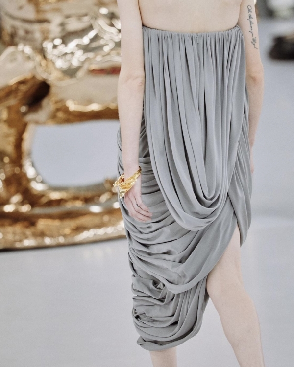 Прозрачные, как стекло, цепи и браслеты-гиганты: 10