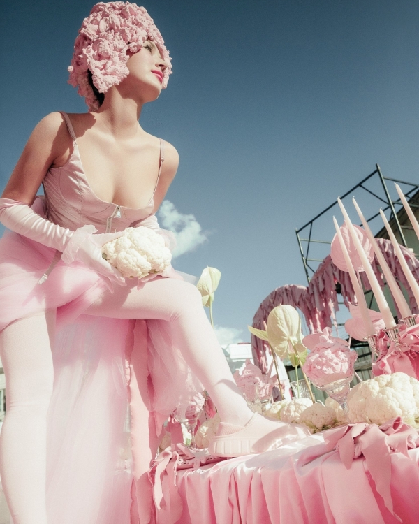 Взрыв бабл-гам на камерном ужине в честь