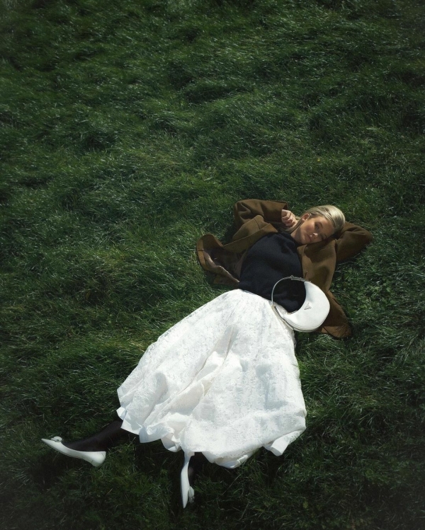 Свадьба, но не в платье: стильные белые