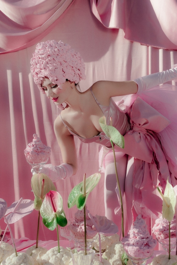 Взрыв бабл-гам на камерном ужине в честь