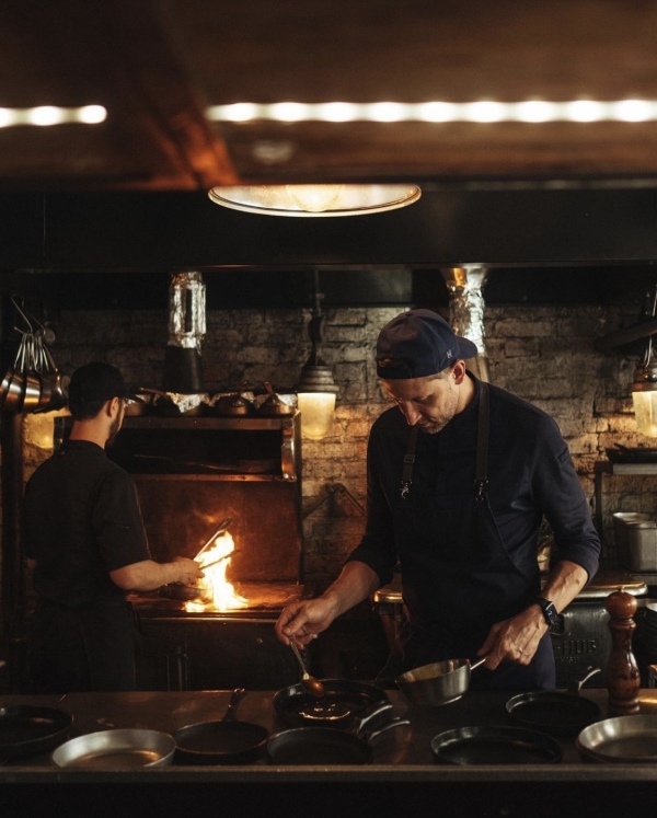 Электроакустический концерт, блины с угрем и маркет