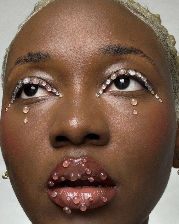 Страшно красиво: 20 небанальных идей макияжа на