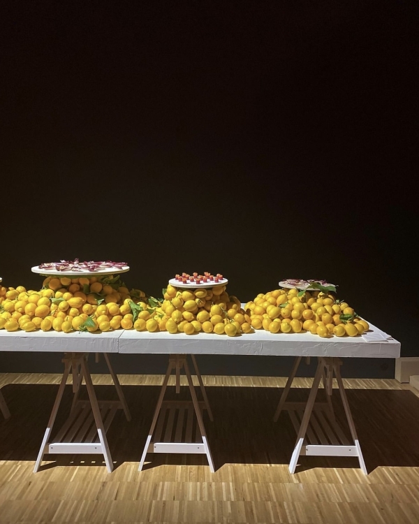Фруктовое настроение: 22 идеи съедобного сет-дизайна на
