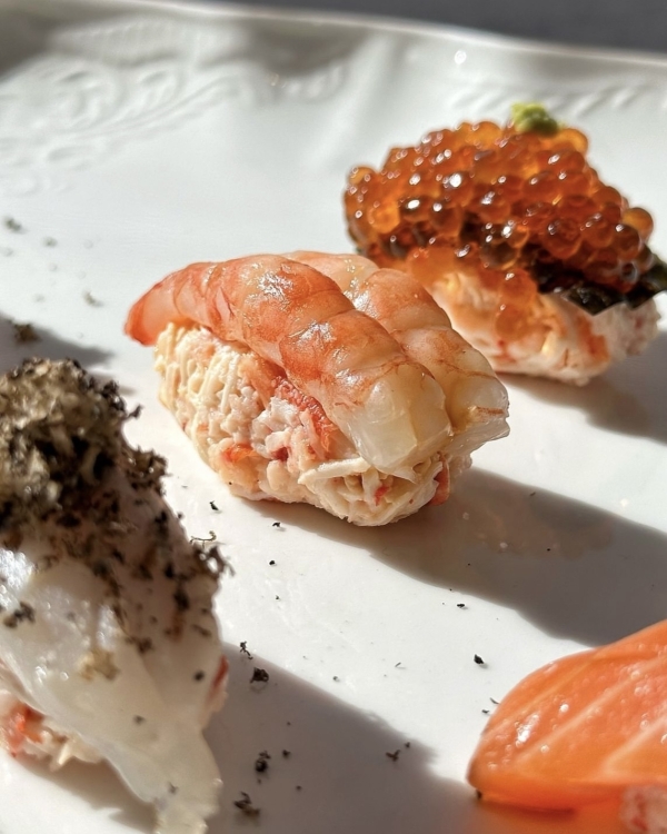 Закупаемся искусством на Cosmoscow, пробуем моллюсков в