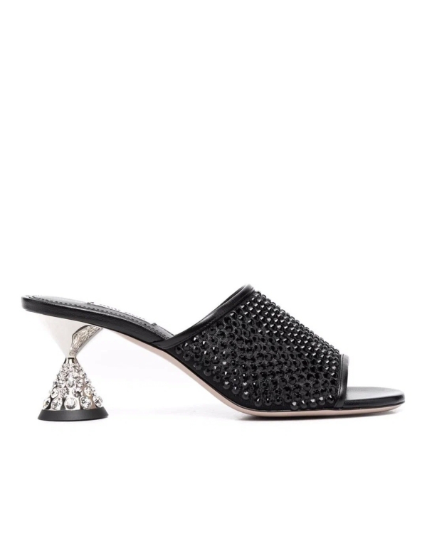 В чем встречать Новый год 2025? 