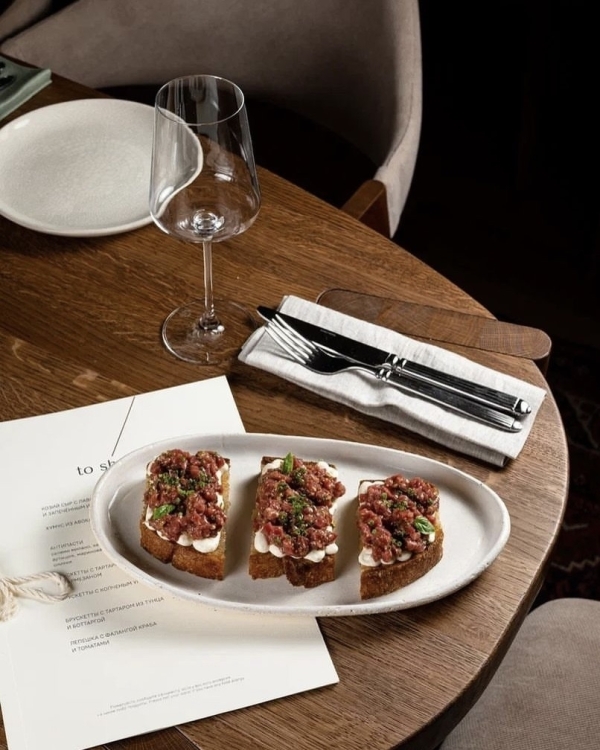 А танцы будут? Лучшие рестобары Москвы для