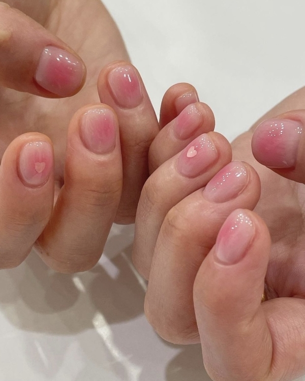 Идеи маникюра на Новый год 2025