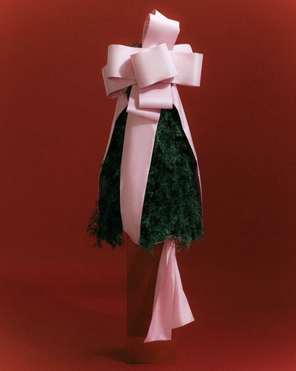 В каких цветах украшать дом на Новый