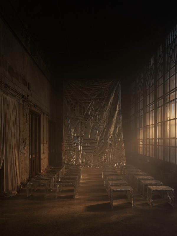 Заброшенный дворец и «несвадебная» программа: внутри свадьбы