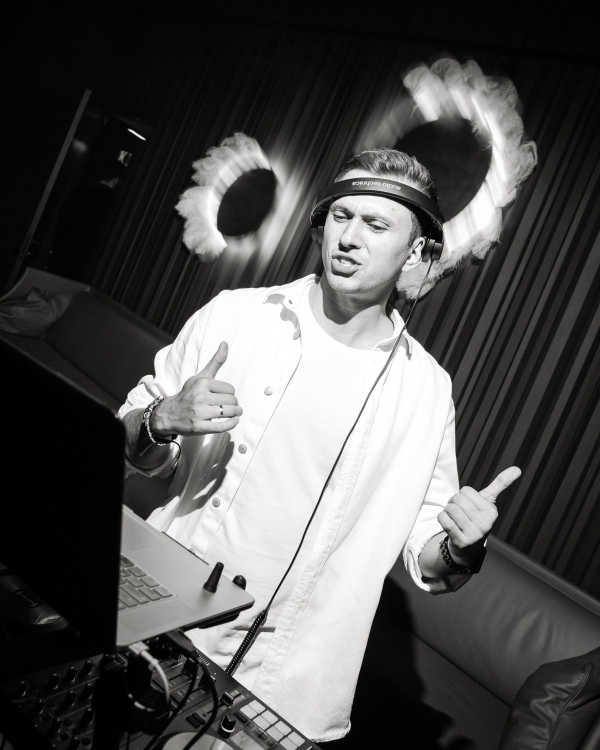 Видели ночь! Какого диджея пригласить на корпоратив?