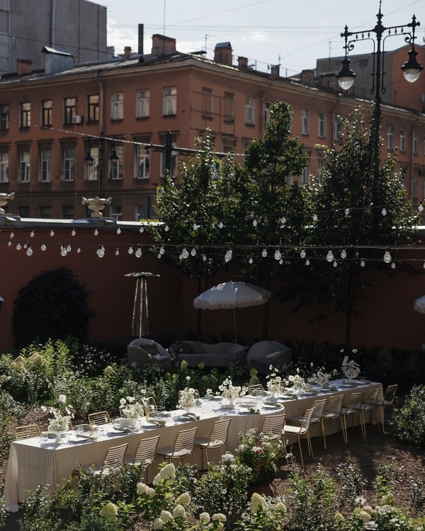 Backyard Party: атмосфера дачного званого ужина на