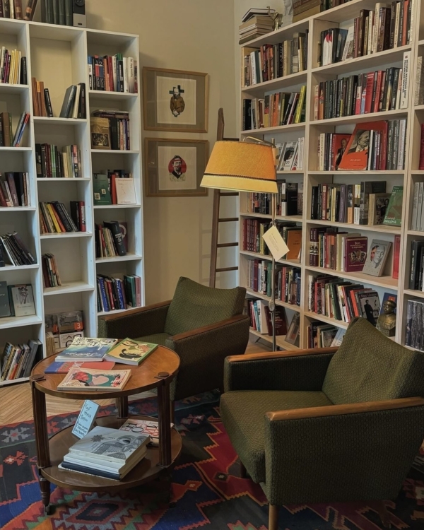 Закупаемся искусством на Cosmoscow, пробуем моллюсков в