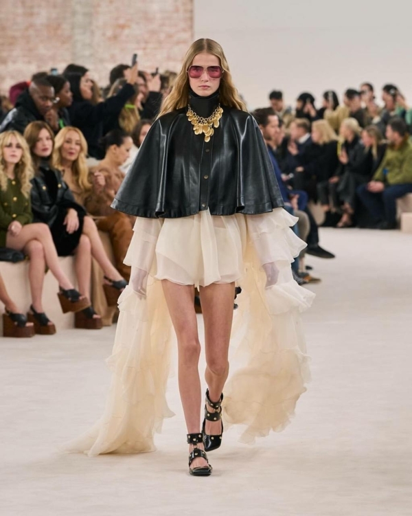 Хочется нового? Вот кейп — самая модная