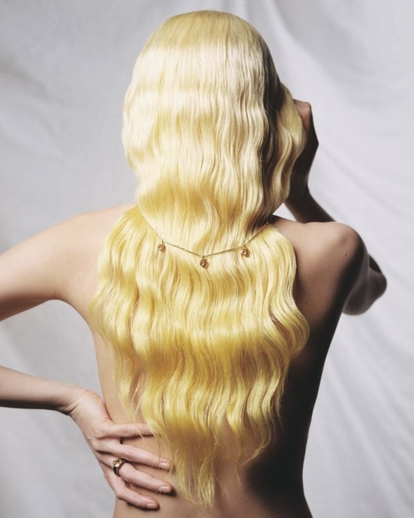 Легким движением руки. Укладки, которые визуально стройнят