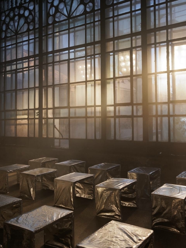 Заброшенный дворец и «несвадебная» программа: внутри свадьбы