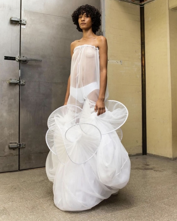 Сейчас самое время: тренды свадебных платьев 2025