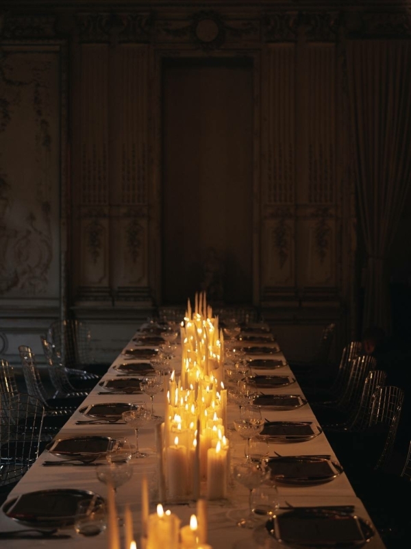 Заброшенный дворец и «несвадебная» программа: внутри свадьбы