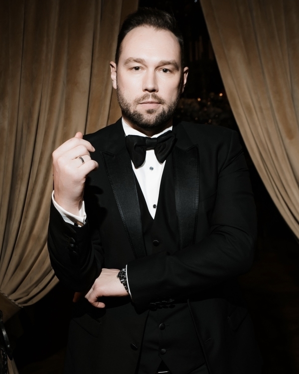 Какого ведущего выбрать на корпоратив 2025? Лучшего!