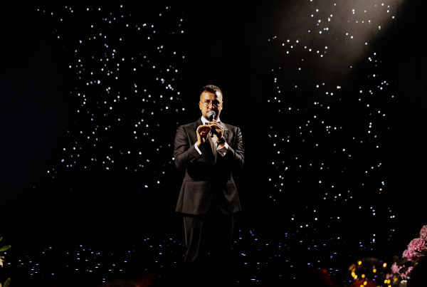 Ведущие Стас Зубков