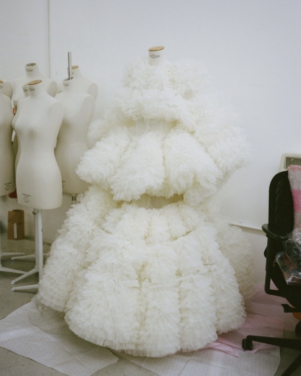 Сейчас самое время: тренды свадебных платьев 2025