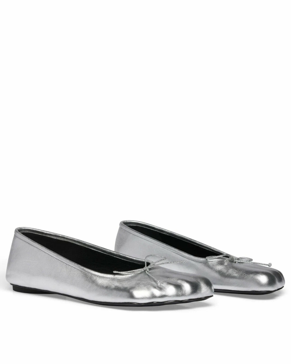 В чем встречать Новый год 2025? 