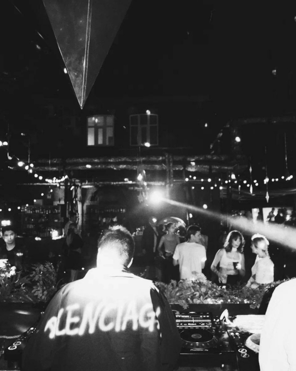 Двигаемся под электронику в «Кристалле», идем на