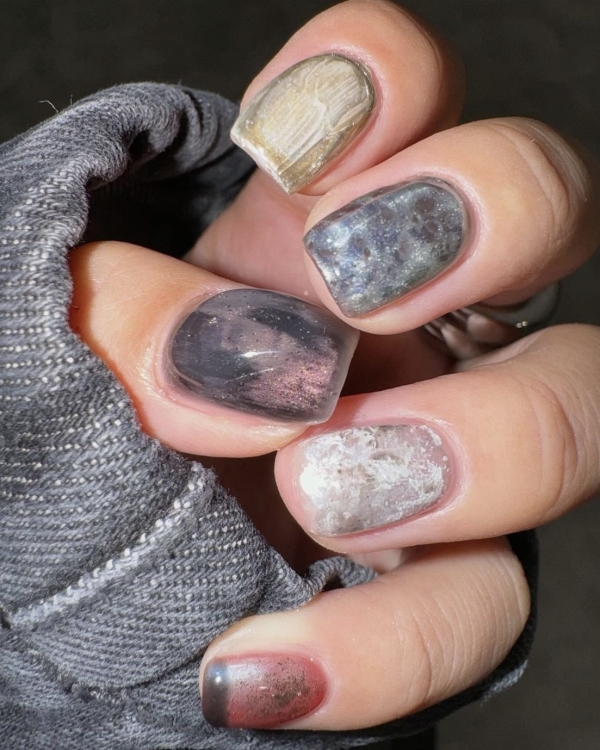 Идеи маникюра на Новый год 2025