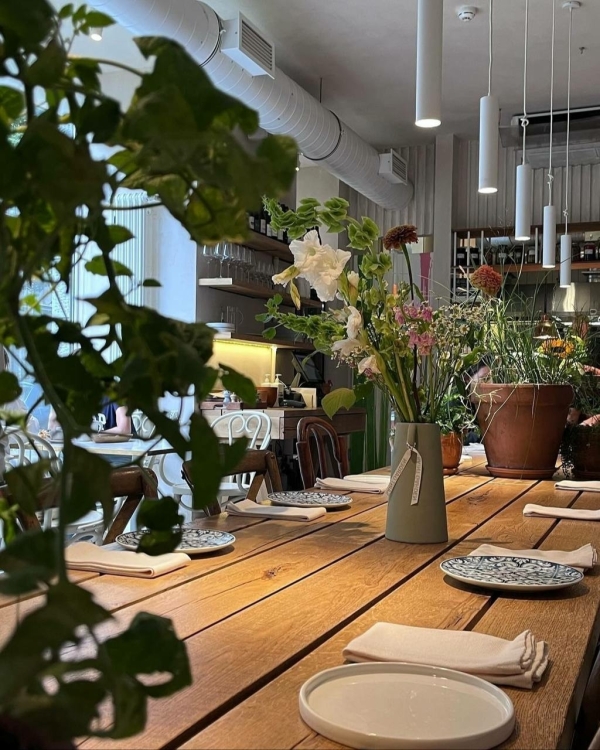 Начинаем день красиво. Где позавтракать в Петербурге?