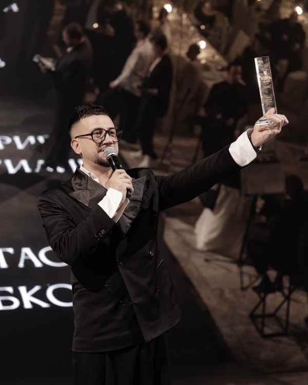 Ведущие Стас Зубков