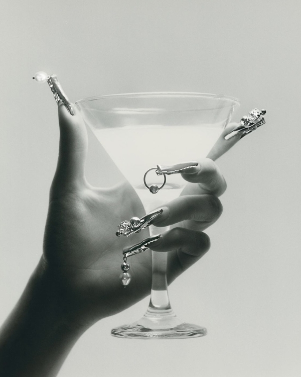 Идеи маникюра на Новый год 2025