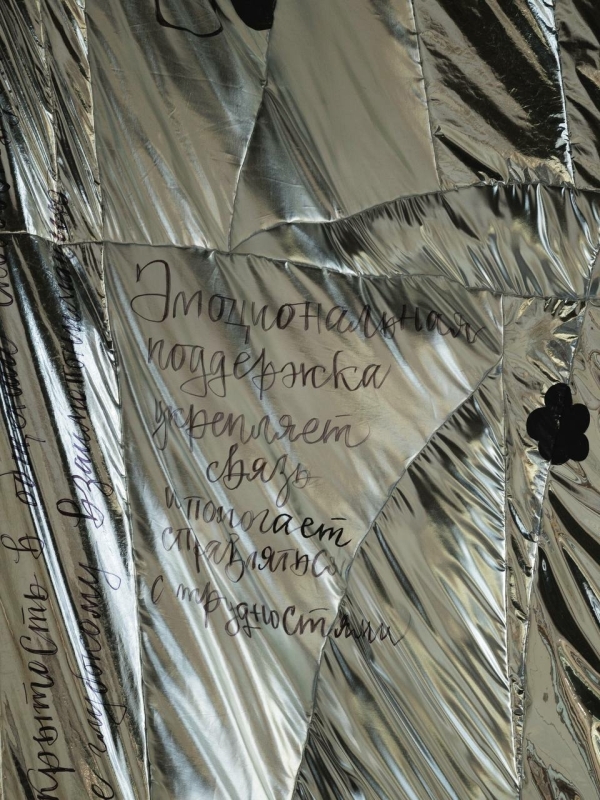 Заброшенный дворец и «несвадебная» программа: внутри свадьбы