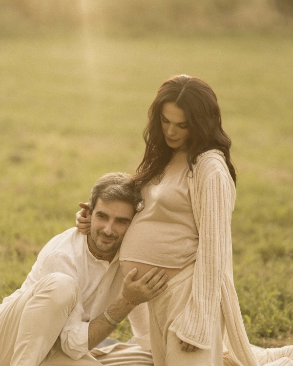 Певица Сати Казанова впервые стала мамой